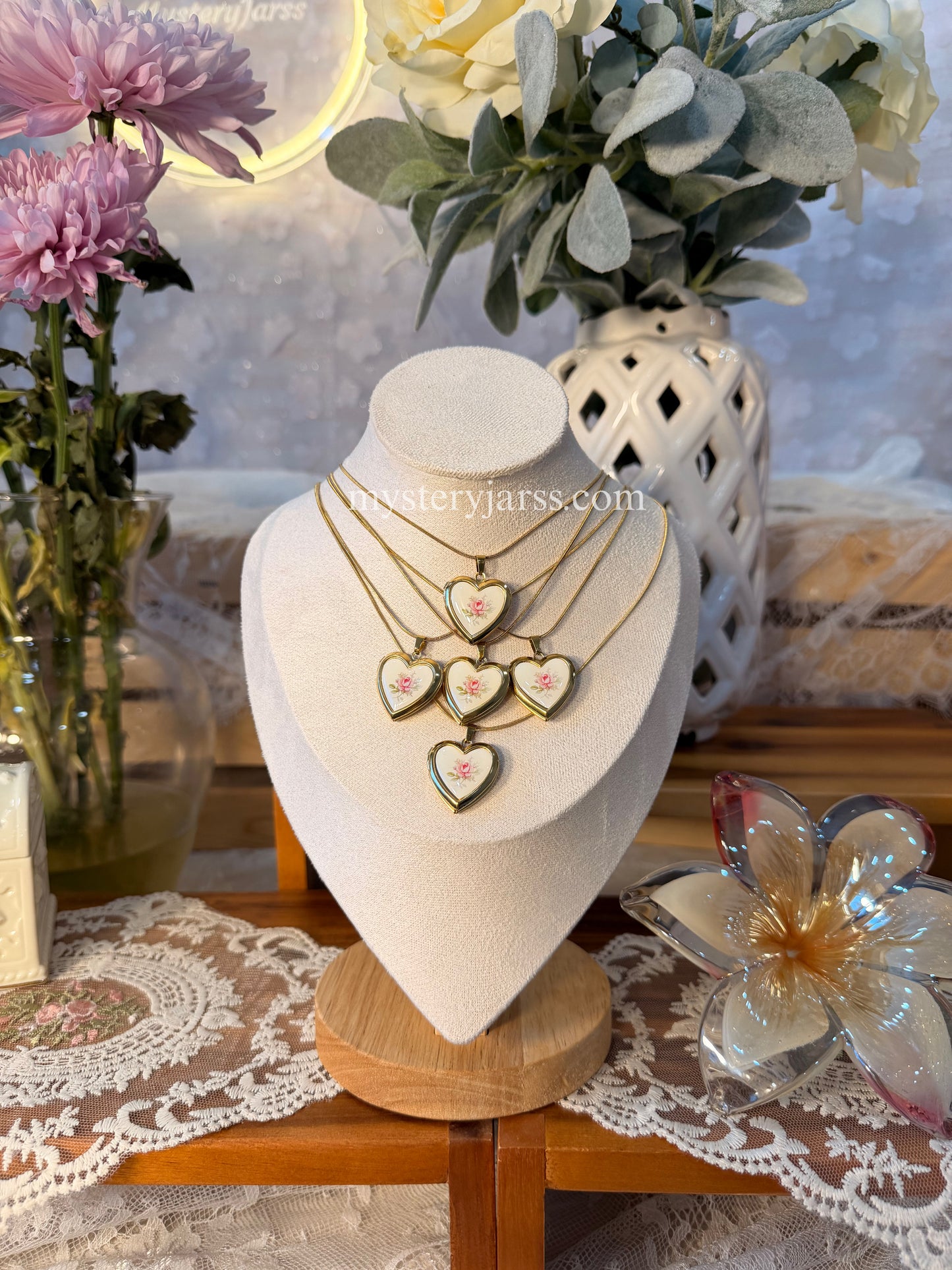Vintage-Inspired Floral Locket