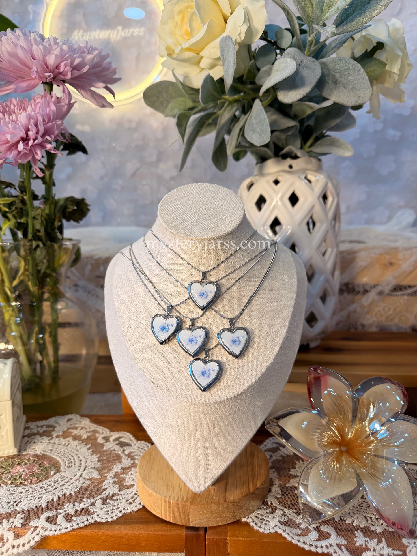 Vintage-Inspired Floral Locket